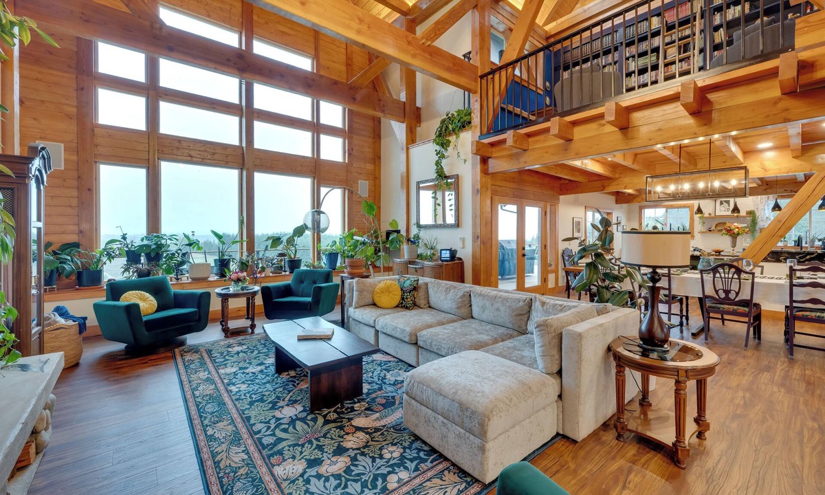 Lewis County House | Big Groups Welcome! Mtn-View Onalaska Estate
