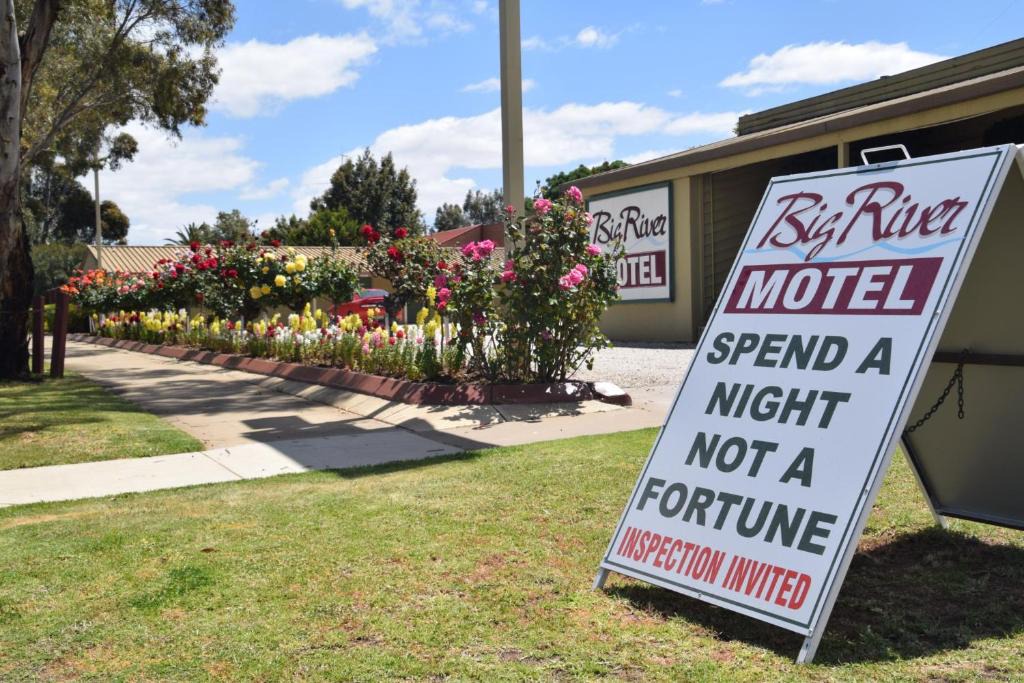 Echuca Hotel | Big River Motel