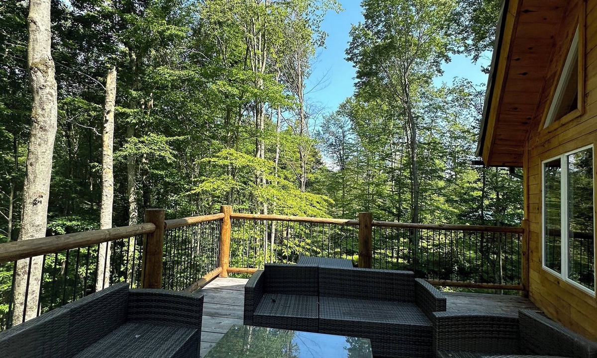 Benezette House | Big windows house + 5 bedrooms +Wifi+ dishwasher+ kitchen+ patio+ firepit