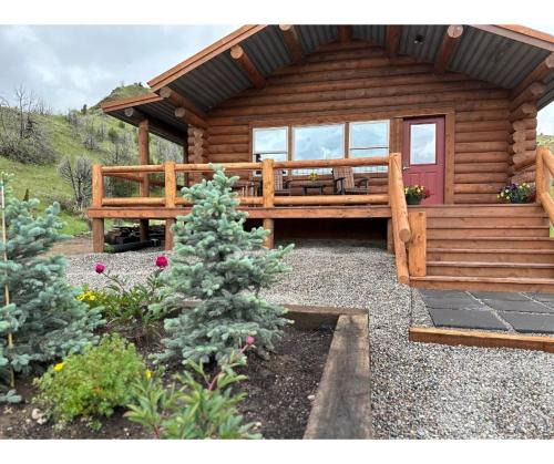 Madison County House | Bigger Bear Cabin by Madison River in SW Montana