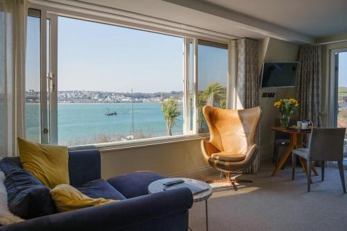 Rock House | Bijou Beachfront Gem, Rock