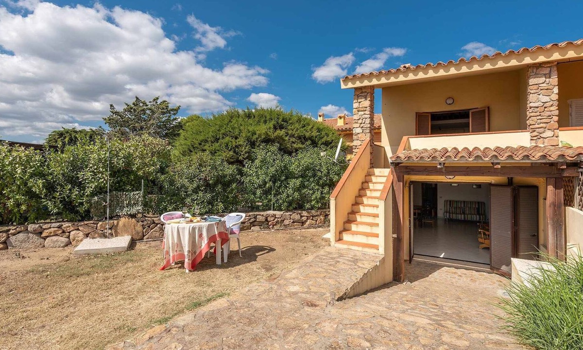 Porto Torres House | BILO RUINAS 3: economic two-room apartment, 2 people