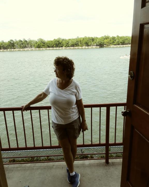 Hollywood Lakes Hotel | Bimini Motel
