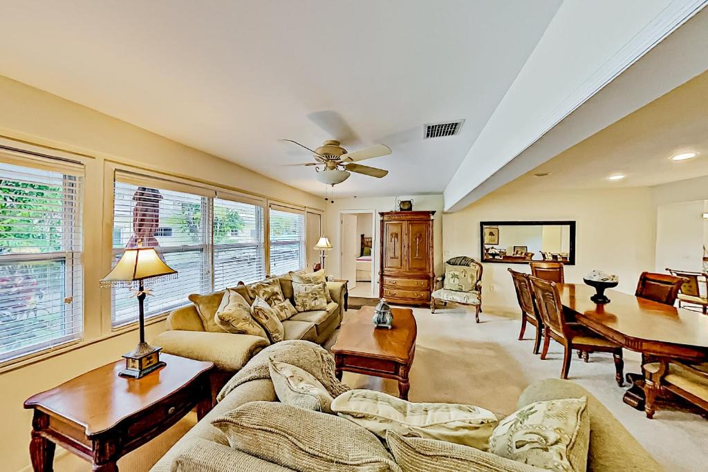 Moorings House | Binnacle Beach House I