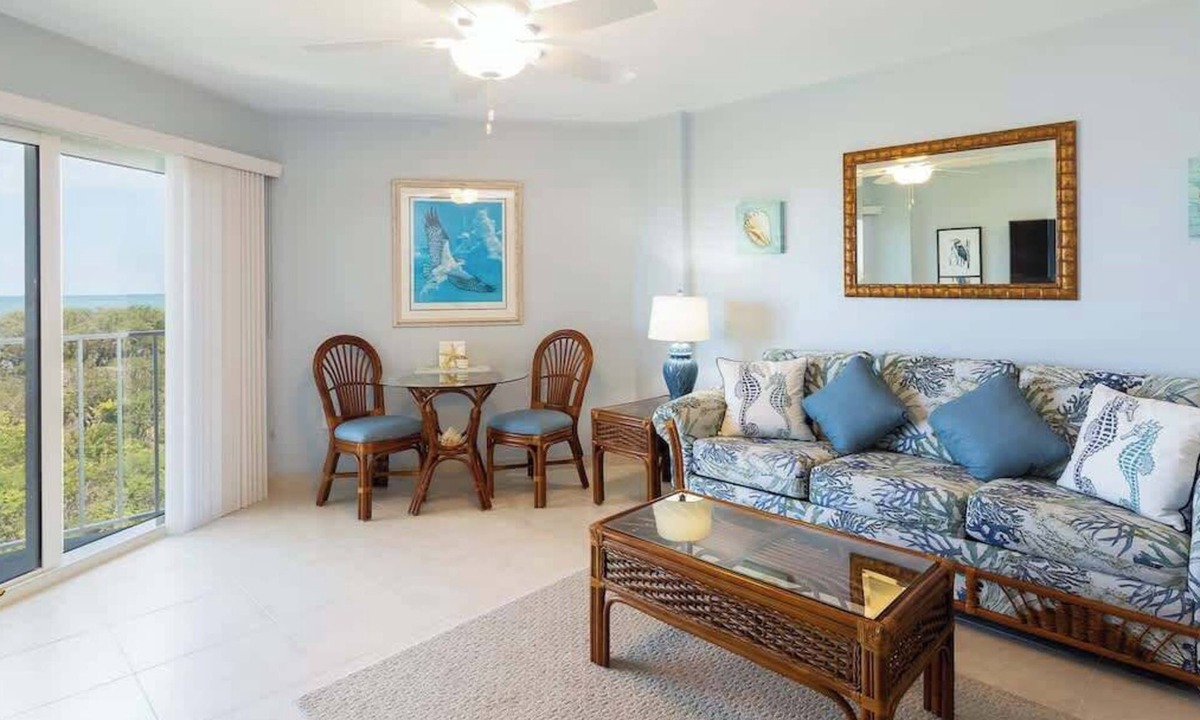 Tavernier Condo | Birds Eye Loft Perched Above the Marina 1BR 1BA 5413