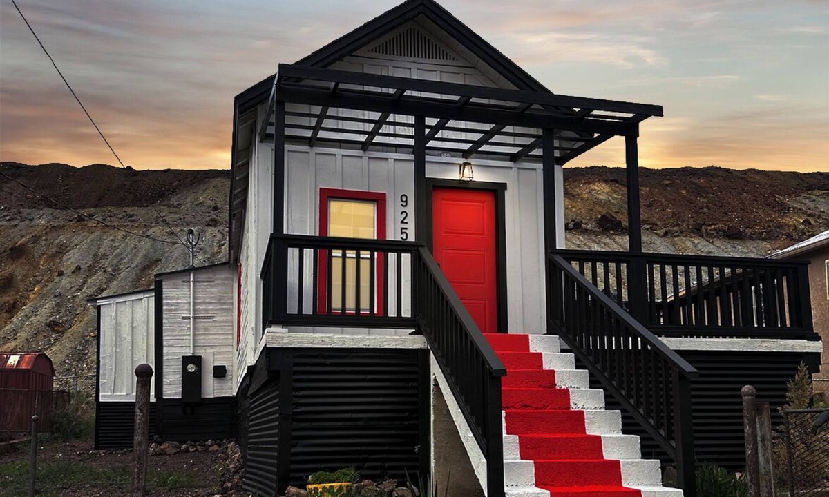 Bisbee House | Bisbee Bungalow Games, Arcade & Mountain Views
