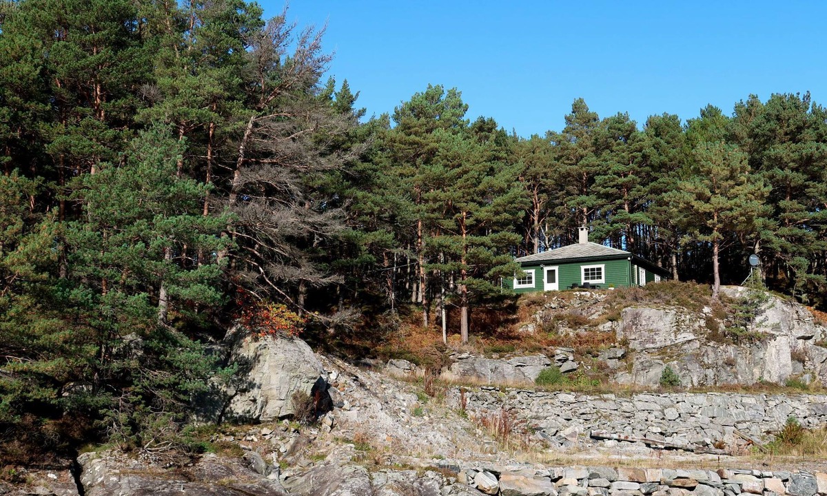 Hyllestad House | Blåsenberg by Interhome