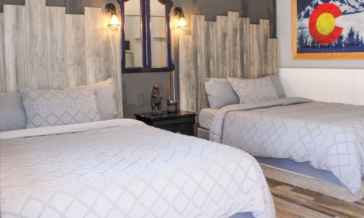 Howard Bed & Breakfast | Black Bear Lodge 3