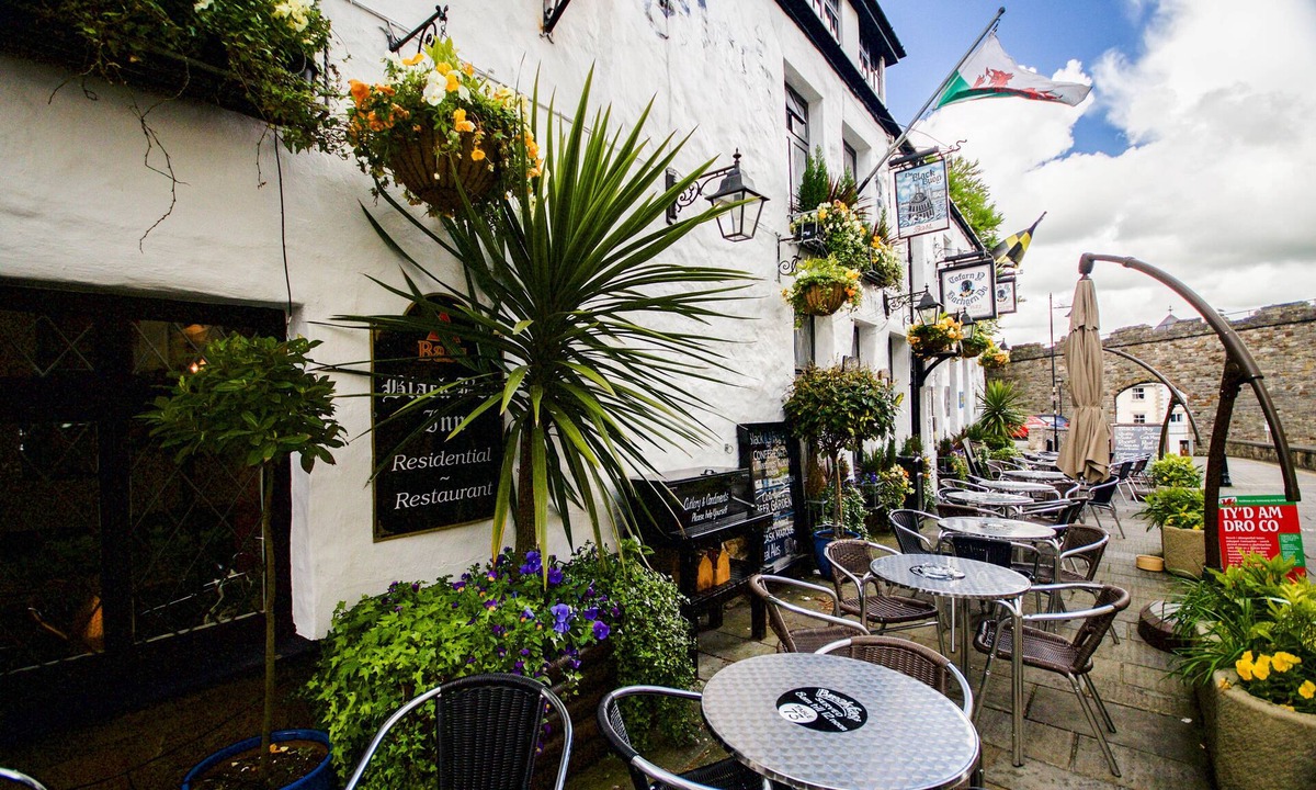 Bont Newydd Hotel | Black Boy Inn