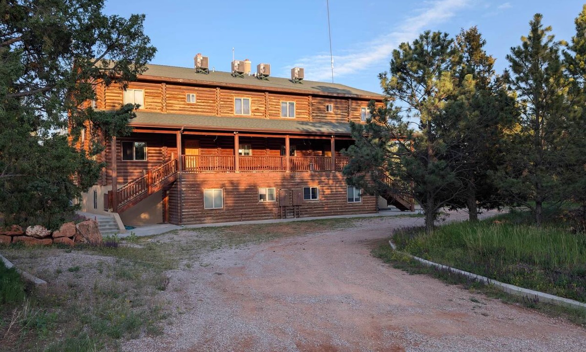 Hot Springs House | Black Pine Lodge - Pool, Hot Tub, Fire Pit & Game Room