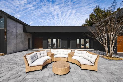 Clermont House | Black Sheep Hideaway Modern Countryside Serenity