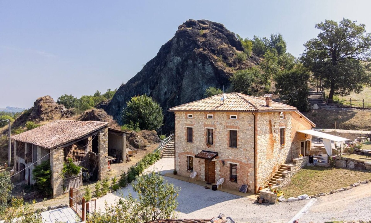 Salsomaggiore Terme Apartment | Black Stone Apartment