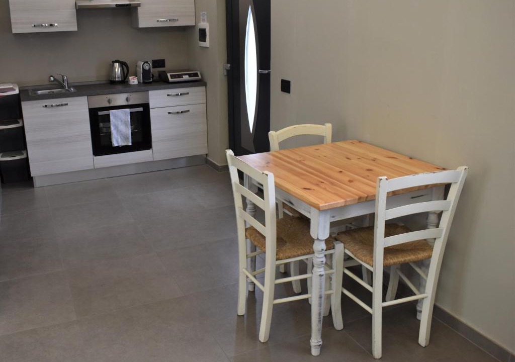 Cairate Apartment | Black & White - My Place Malpensa