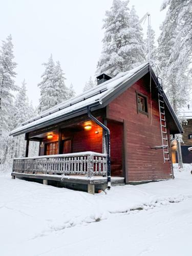 Sirkka Ski Chalet | Black Work Levi Autti