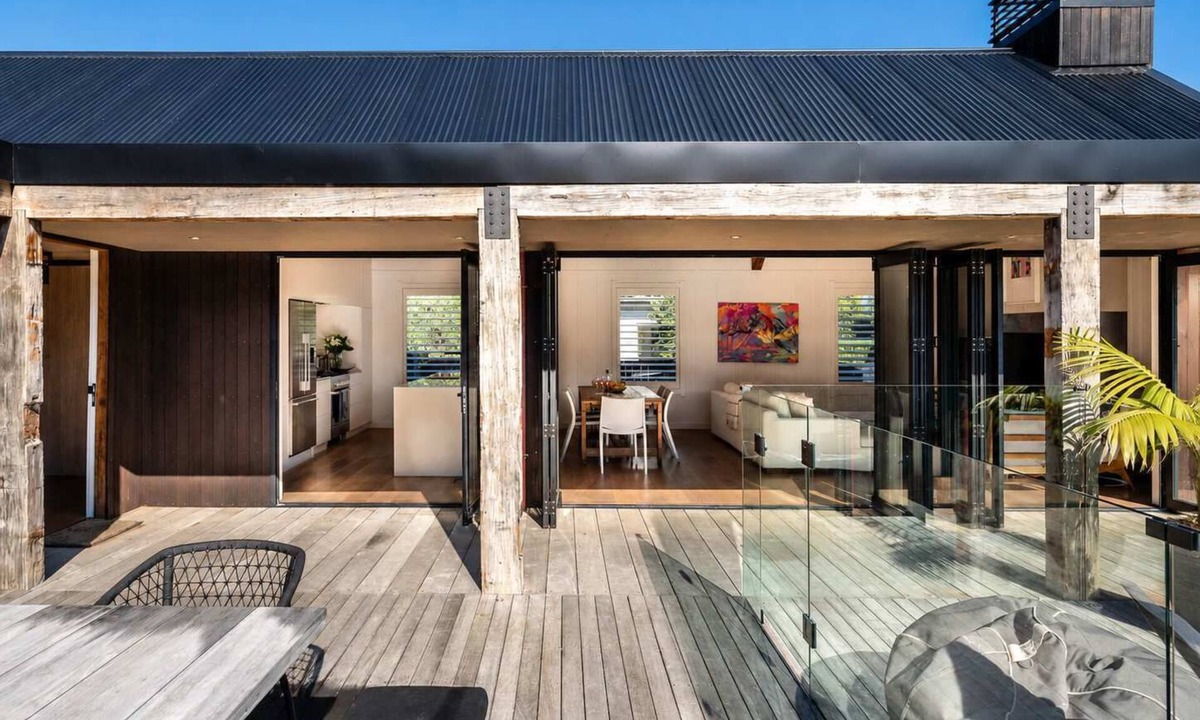 Blackpool House | Blackpool Boathouse - Walk to Oneroa