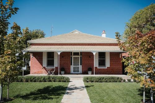Tocumwal Villa | Blacksmith House on Main