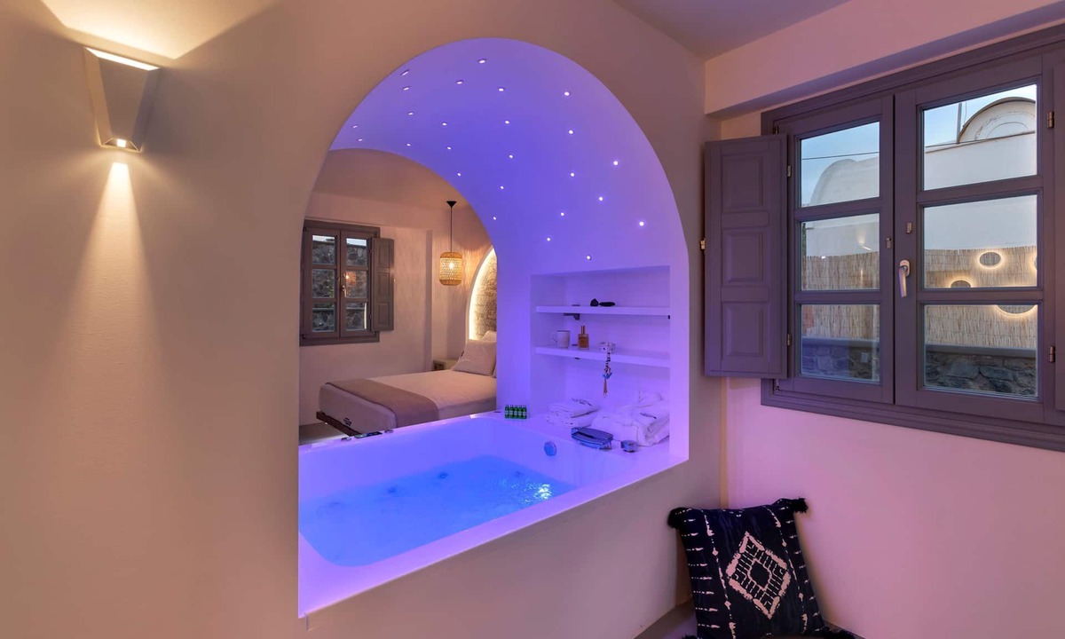 Emporio Bed & Breakfast | BlackStone Luxury Suites