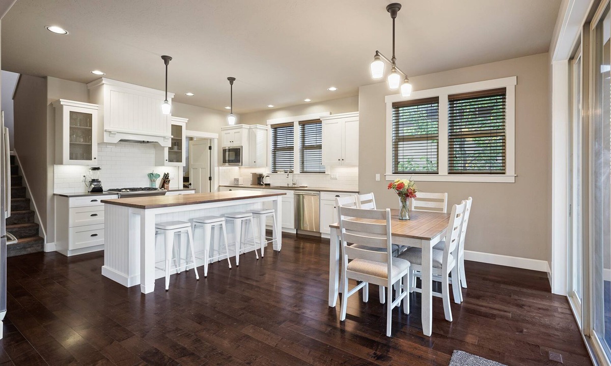 Southern Crossing House | Blakely - Old Mill On The Canal, Firepit, Office
