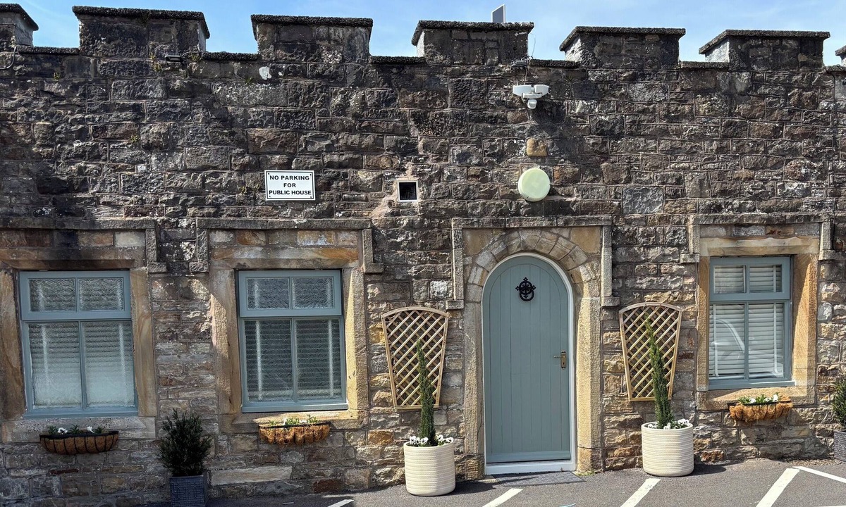 Brampton Bed & Breakfast | Blenkinsopp Castle Inn