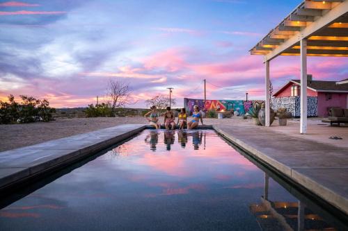 Joshua Tree House | Bling Shack - Pool Spa Views Karaoke Theater