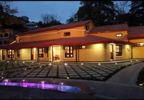 The Mall Road Hotel | Bliss&CoManor
