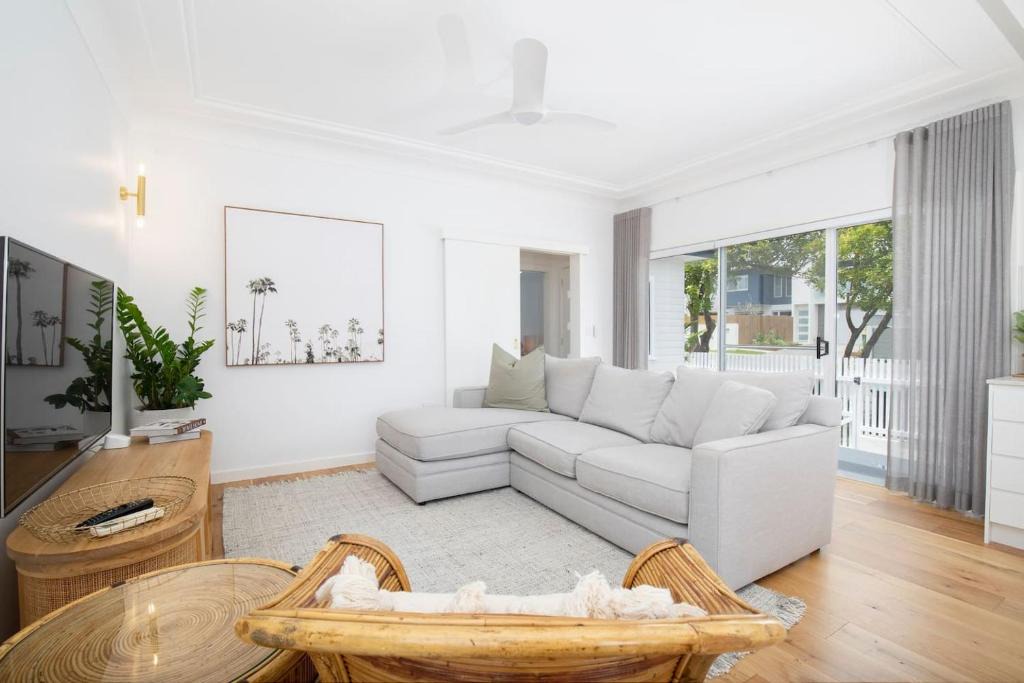 Merewether House | Blissful Merewether Beach Cottage - A Coastal Gem