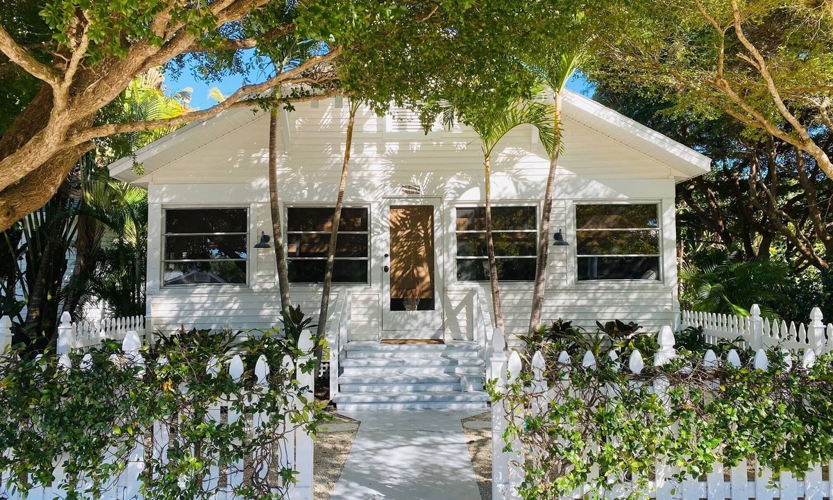 Downtown Boca Grande Historic District House | Blissfully Serene Palm Cottage In Town and 2 Blocks from Beach