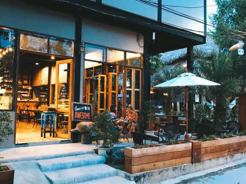 Satun Hostel | Bloom Cafe & Hostel