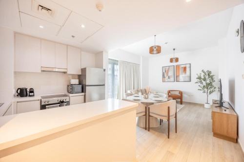 Abu Dhabi Apartment | Bloomfields Curated 1BR in Water's Edge 8
