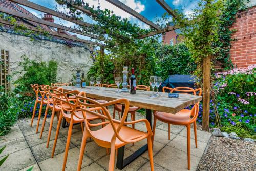 Sheringham House | Bloomsbury House - Magical Coastal Retreat - Crabpot Cottages