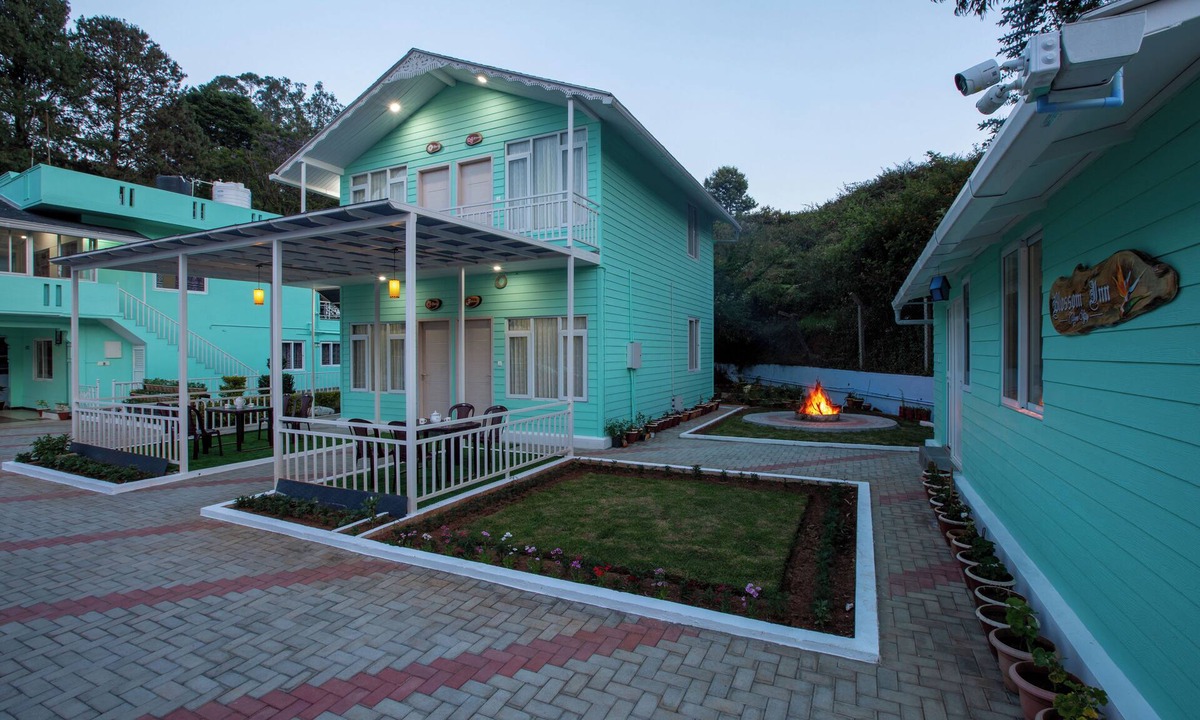 Vannarpet Hotel | Blossom Inn