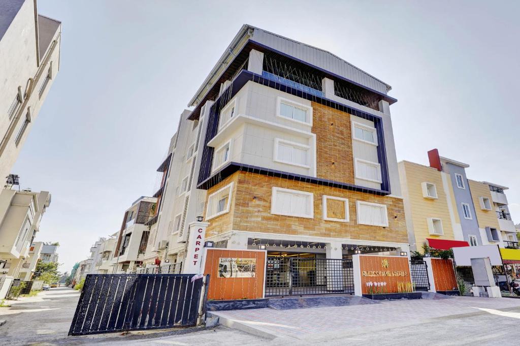 Medavakkam Hotel | Blossoms Hotel