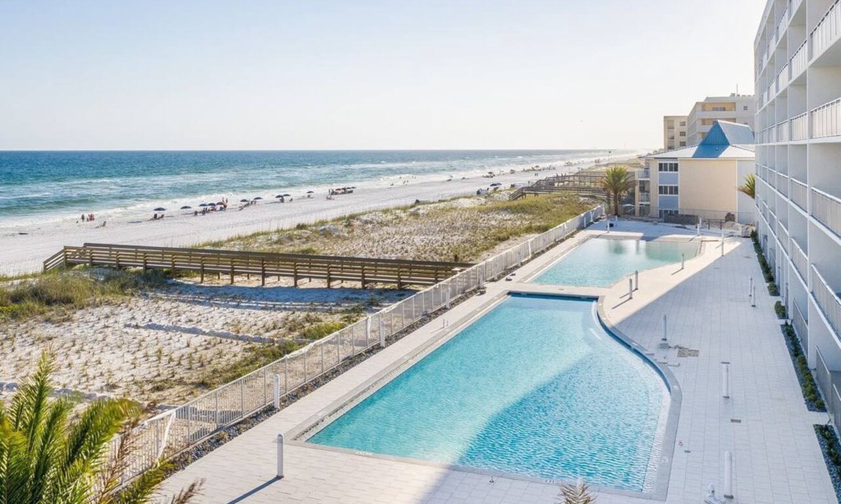 Fort Walton Beach Condo | BLU Gorgeous- 4BR/3BA Ground floor/Walk out 75" HD