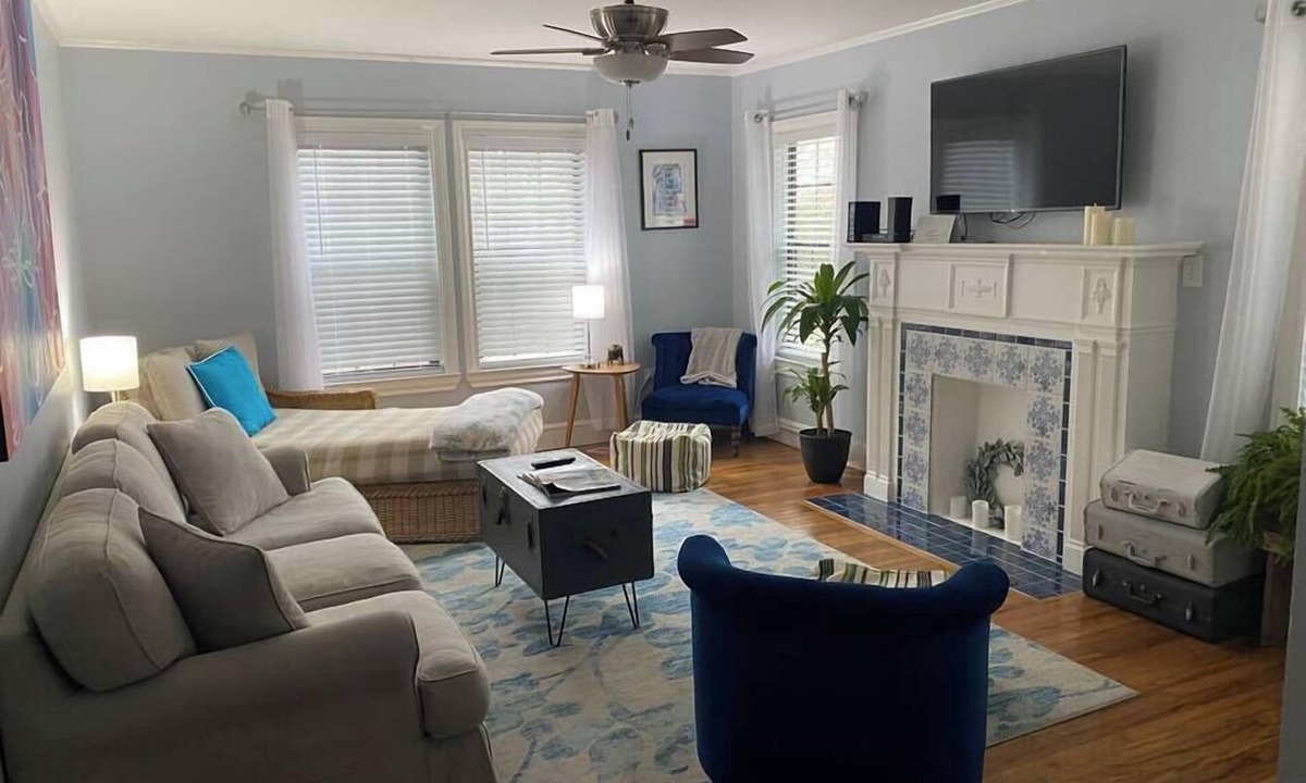 Brookview House | Blue Belle House -Minute to Magnolia