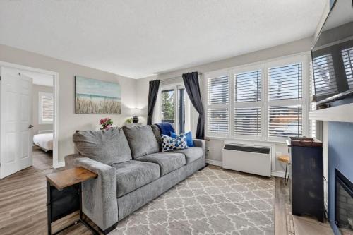 Craigleith House | Blue Cave Escape - Pool Hot Tub & Shuttle
