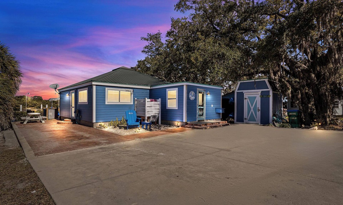 Cedar Key House | Blue Chair - Waterfront Dock w/Golf Cart Included
