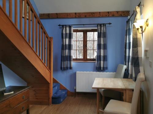 Damerham House | Blue Charm - 29585