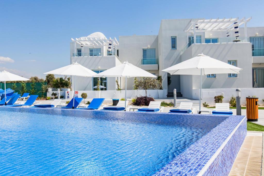 Geroskipou Villa | Blue Diamond Beach Villas