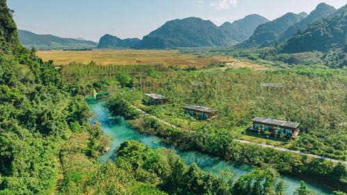 Bo Trach Resort | Blue Diamond Retreat