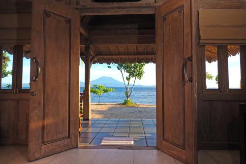 Penida Island Hotel | Blue Harbor Beachfront Villas & Resto