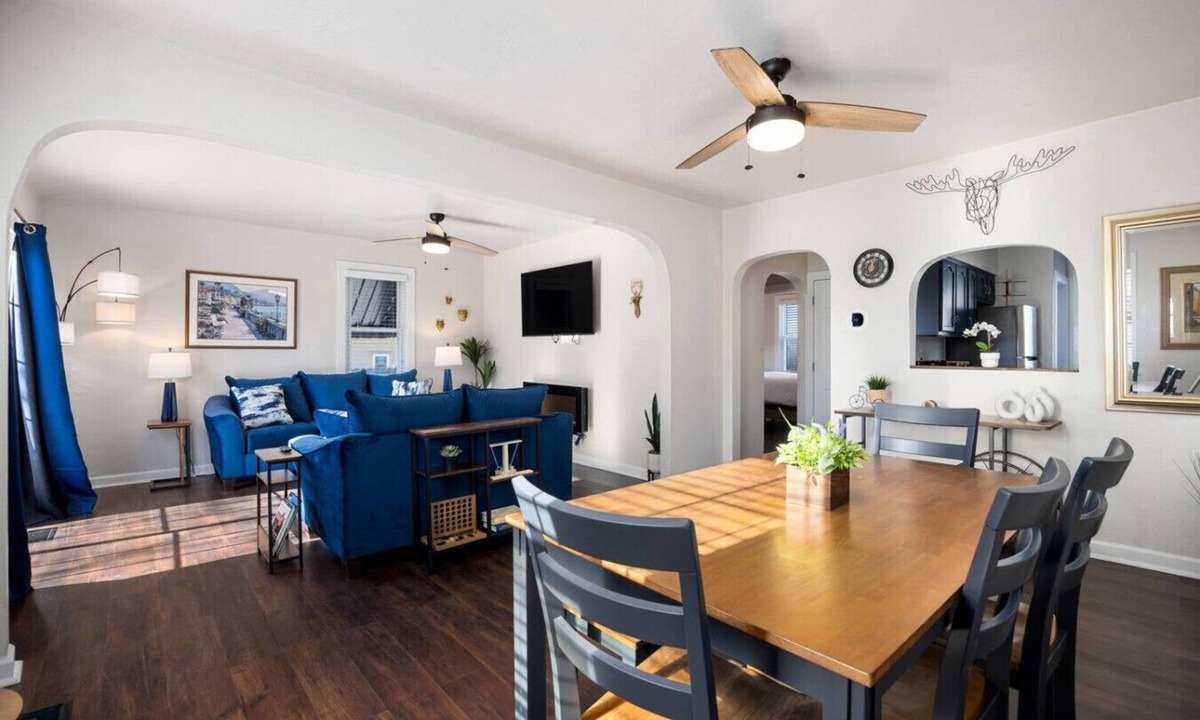 Peoria Heights House | Blue Haven Cottage | Spacious 2BD in the Heights