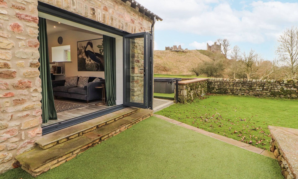 Brough Cottage | Blue Heron Lodge