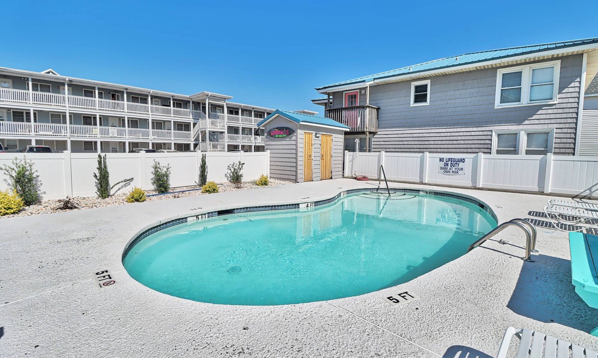 Cherry Grove Beach House | Blue Heron, Student/Pet Friendly w/on Ocean Blvd