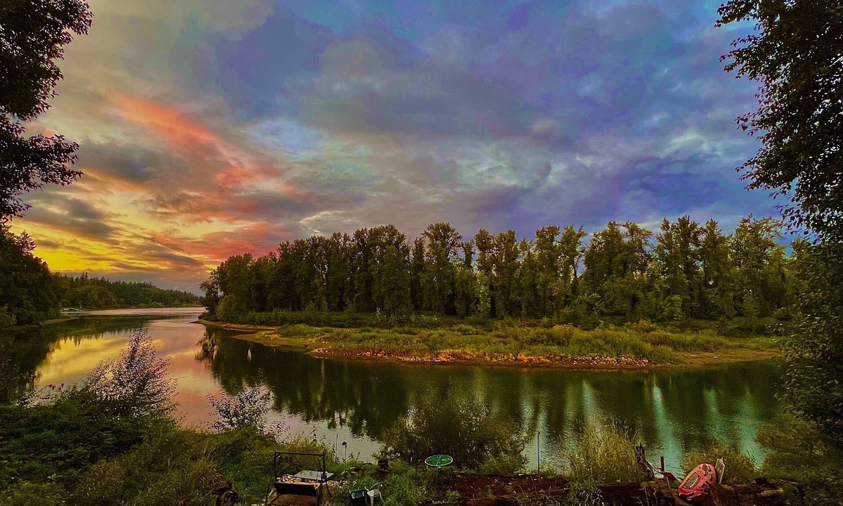 Bolton Cottage | Blue Heron Sanctuary · Private Riverfront Cottage Retreat