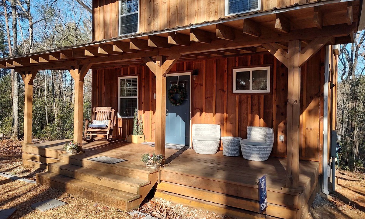 Mountain Rest Cabin | Blue Laurel is nestled in the peaceful little town of Mountain Rest, SC .