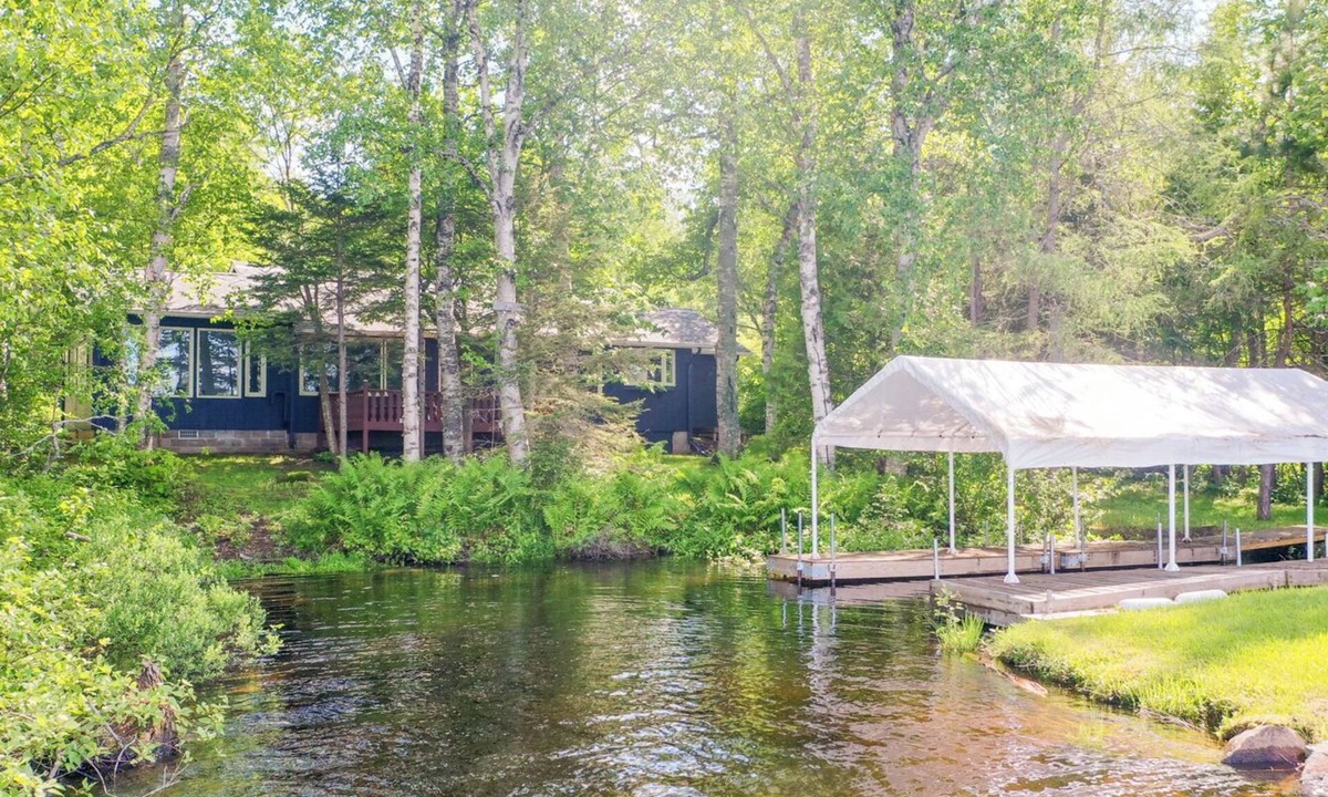 Grand Marais Cabin | Blue Loon - Devil Track Lake - Grand Marais, MN - Cascade Vacation Rentals