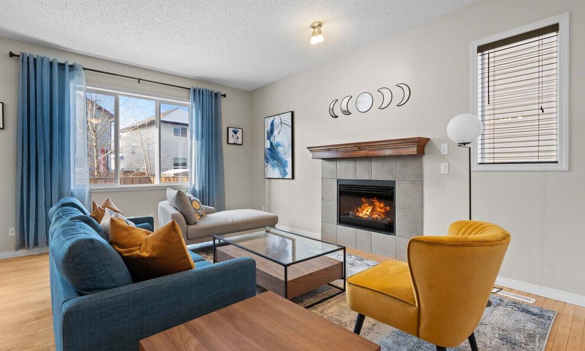 Southwest Calgary Apartment | Blue Moon | Playground | Backyard | Pet Friendly
