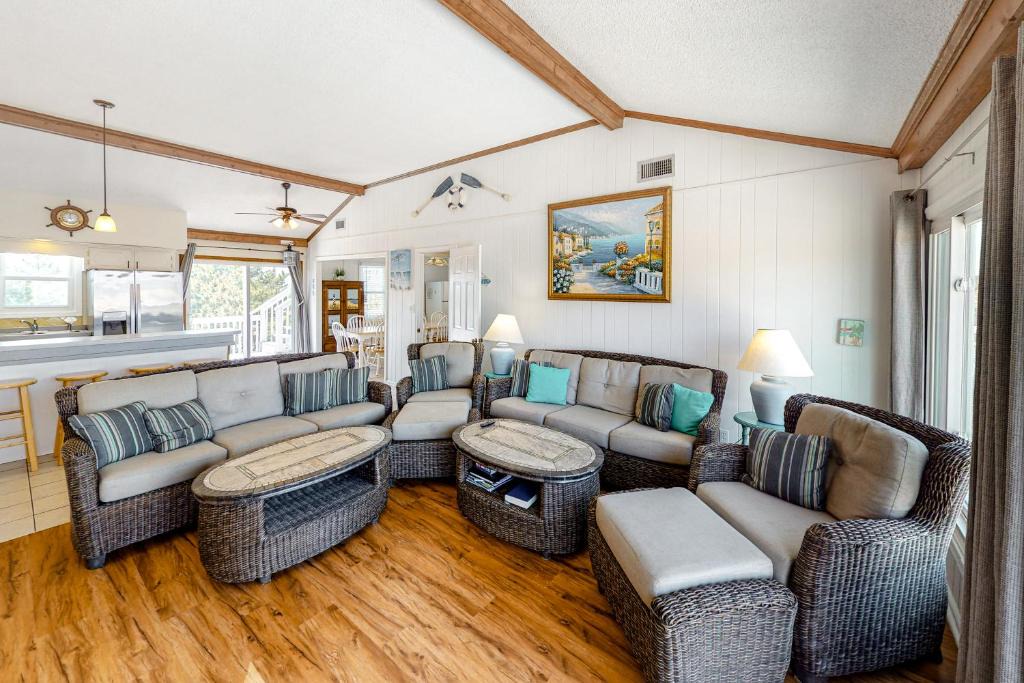 Sandbridge House | Blue Ocean