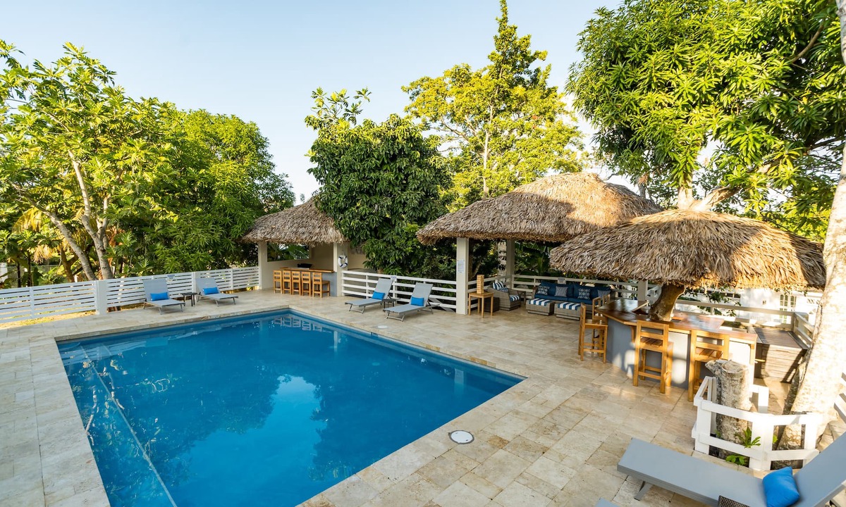 Lucea Bed & Breakfast | Blue Paloma Bed & Breakfast