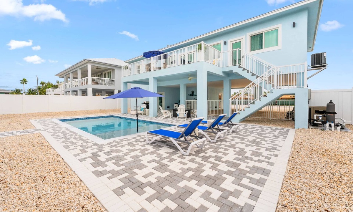 Marathon Villa | Blue Pearl ~ Waterfront Oasis w/Pool & Dock!